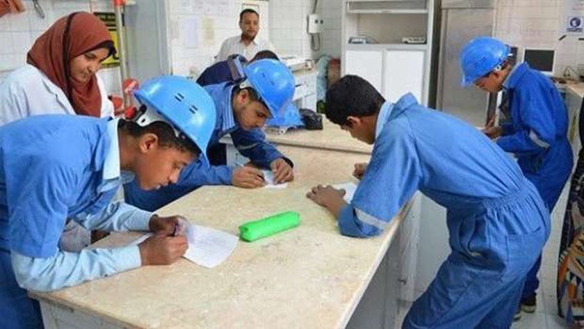 ” البترول بياخد من كام” مجموع مدرسة البترول بعد الاعدادية 2024 والاقسام المتوفرة في المدرسة