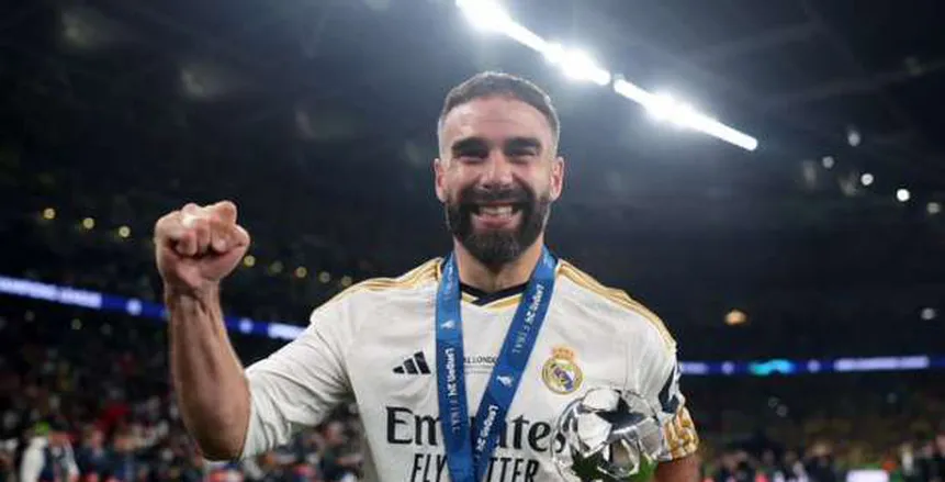رسميًا.. ريال مدريد يمدد عقد داني كارفخال بعد إصابته بالصليبي