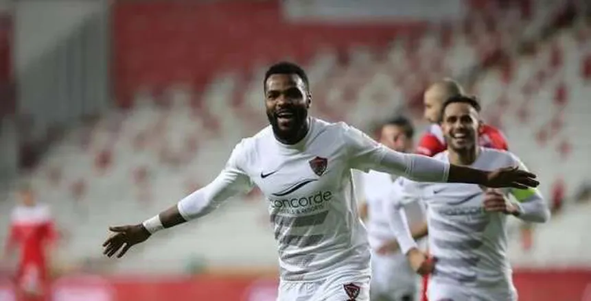 مدرب رابيد الروماني يصدم الزمالك بسبب بوبيندزا.. ما سر الـ3 أيام؟
