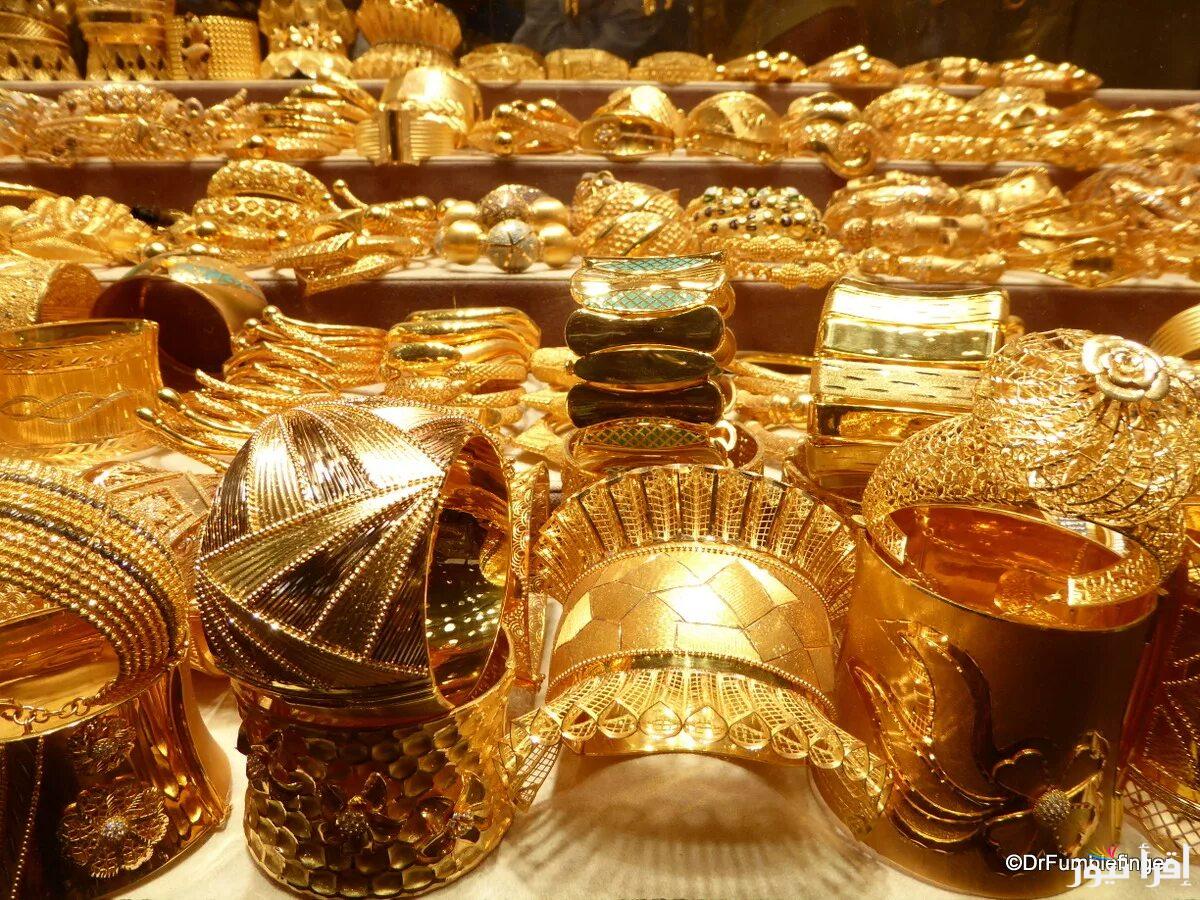 للبيع والشراء .. سعر الذهب اليوم عيار 21 بالمصنعية التحديث الجديد السبت 18 يناير 2025 جميع العيارات