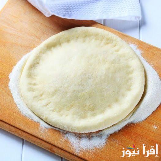 في ثلاث خطوات فقط .. حضري عجينة البيتزا الهشة في منزلك بمكونات سهلة جدا
