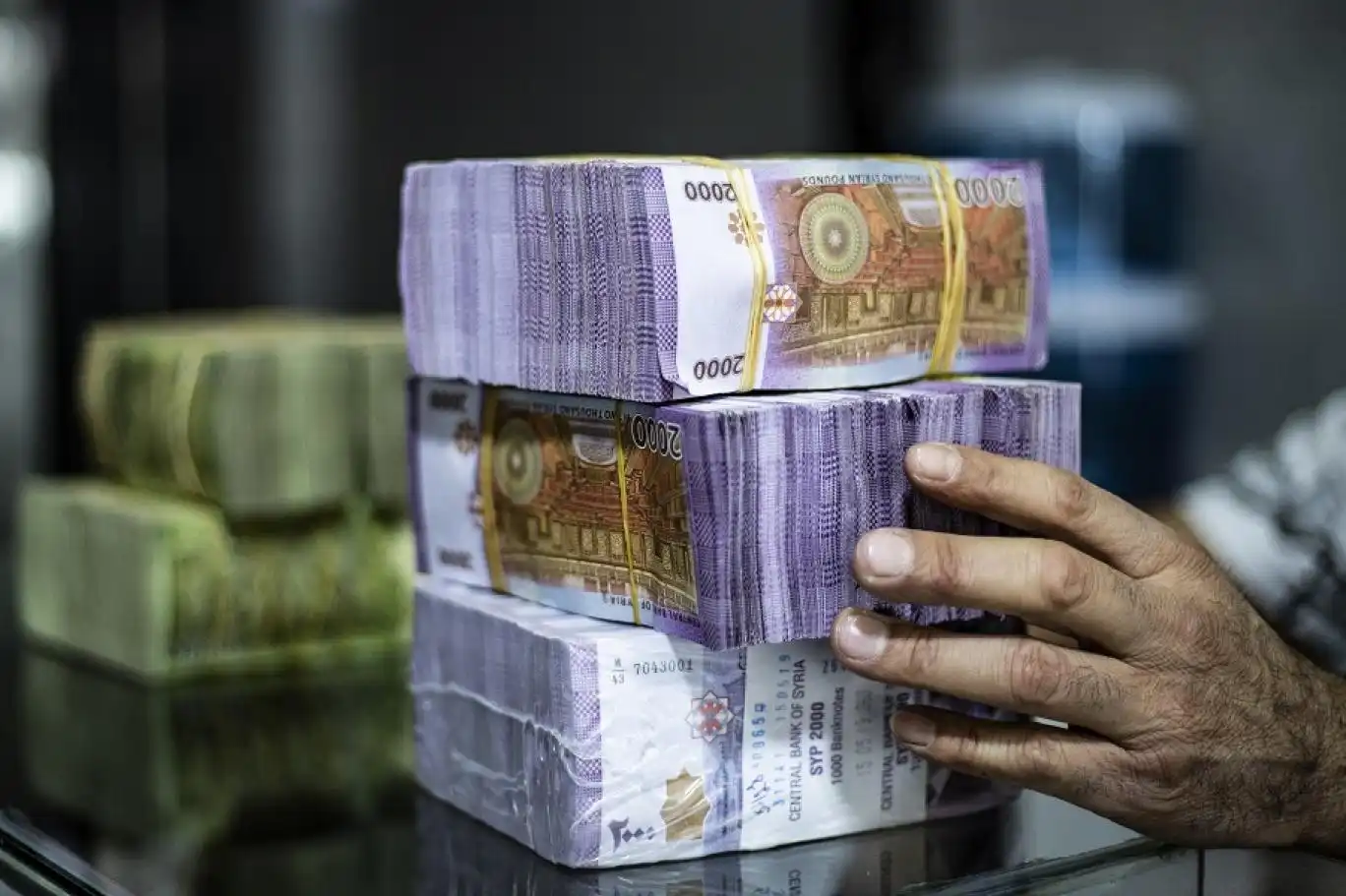 سعر صرف الدولار مقابل الليرة السورية اليوم الاحد 5 يناير 2025 ارتفاع ملحوظ بعمليات البيع والشراء