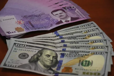 سعر صرف الدولار مقابل الليرة السورية في المصرف المركزي اليوم السبت 4 يناير 2025.. إجراءات الحكومة الانتقالية للنهوض بقيمة العملة