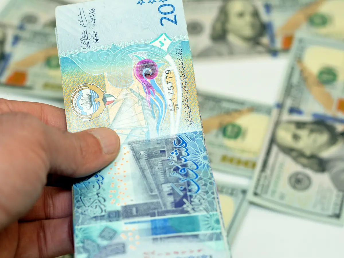 تحديث جديد ومفاجئ.. سعر الدينار الكويتي مقابل الجنيه المصري اليوم الإثنين 20 يناير 2025 في البنوك المصرية