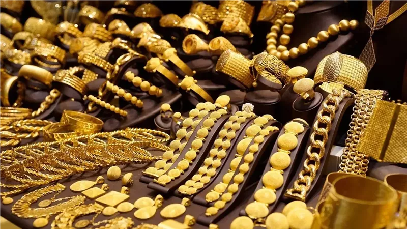 بعد آخر زيادة سعر الذهب اليوم عيار 21 بدون مصنعية.. الاثنين 13 -1-2025 في أسواق الصاغة ومحلات المجوهرات