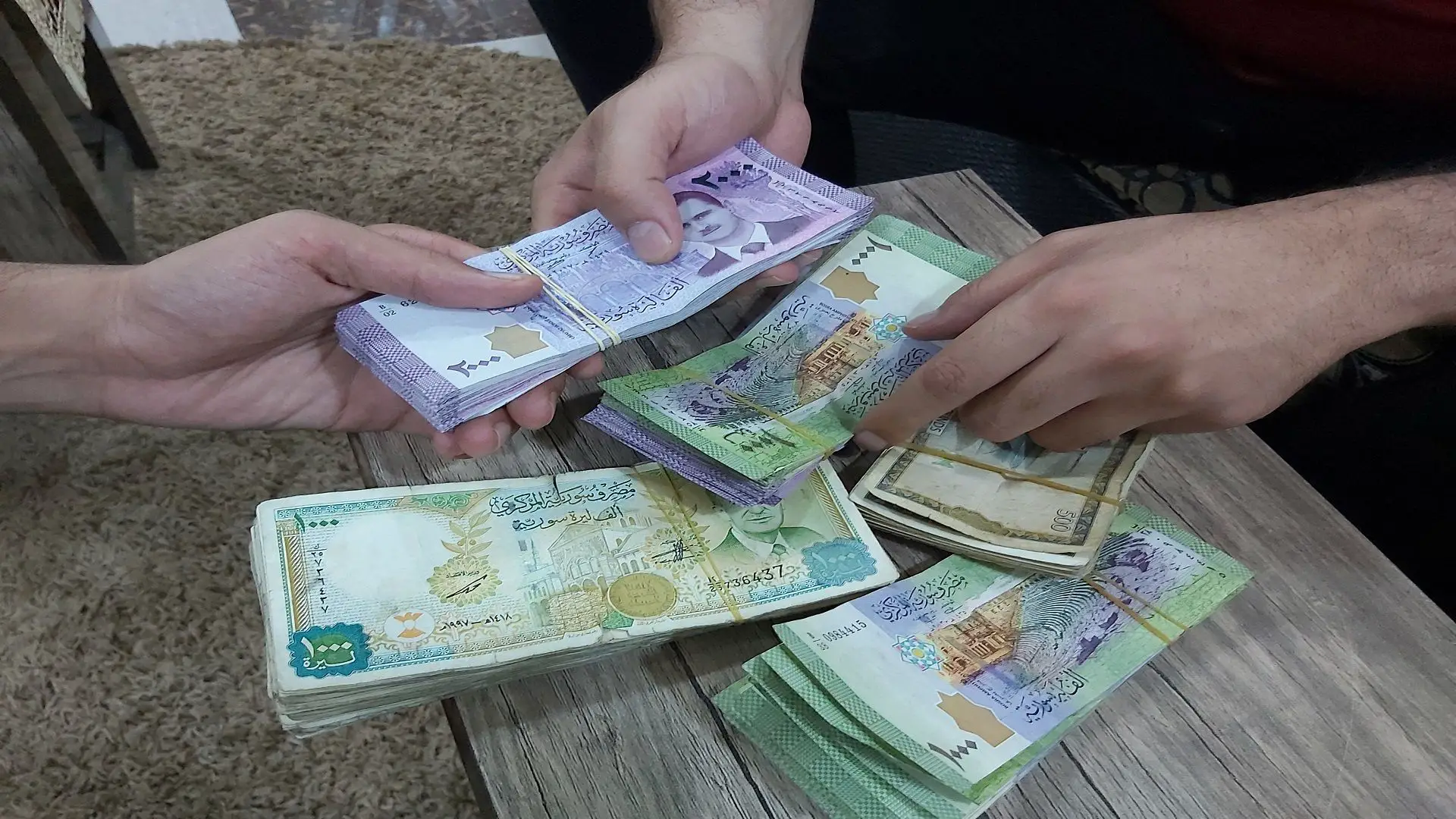 تغيرات وتحولات.. سعر الدولار مقابل الليرة السورية اليوم الثلاثاء 18فبراير 2025 بالسوق السوداء والمحافظات السورية