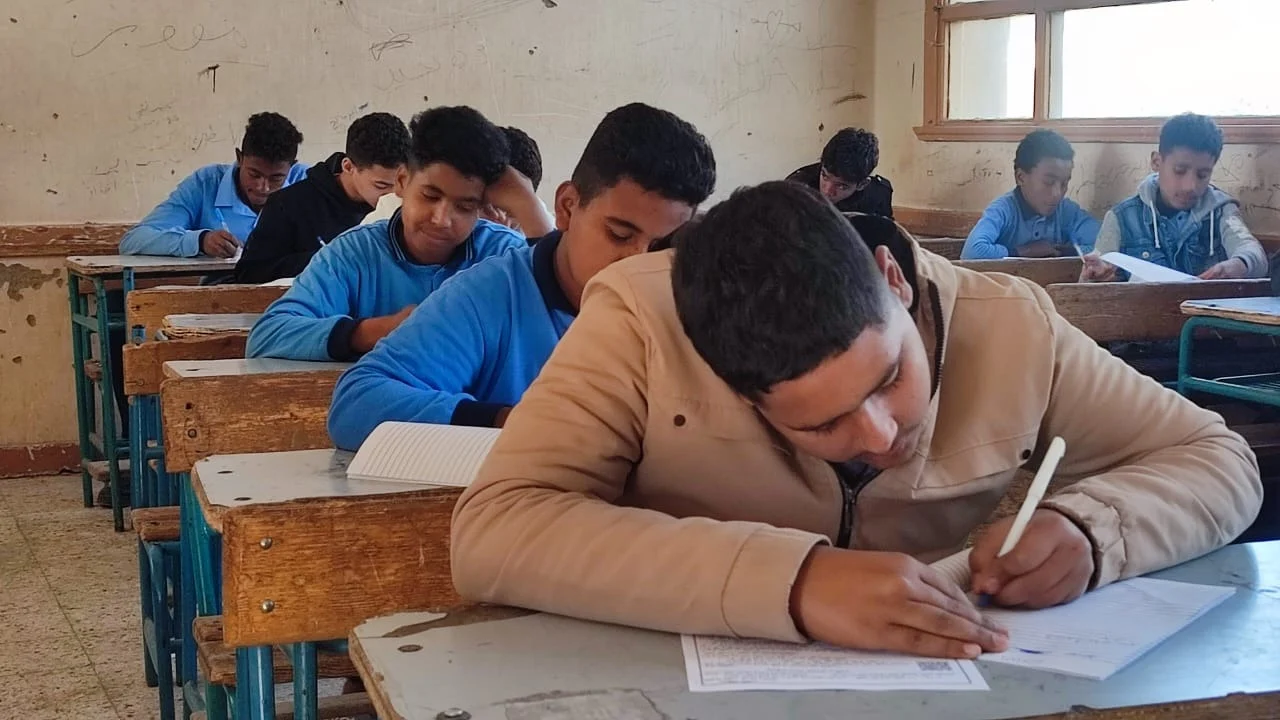 رابط مباشر .. بوابة التعليم الاساسي نتيجة الشهادة الإعدادية 2025 بالاسم ورقم الجلوس