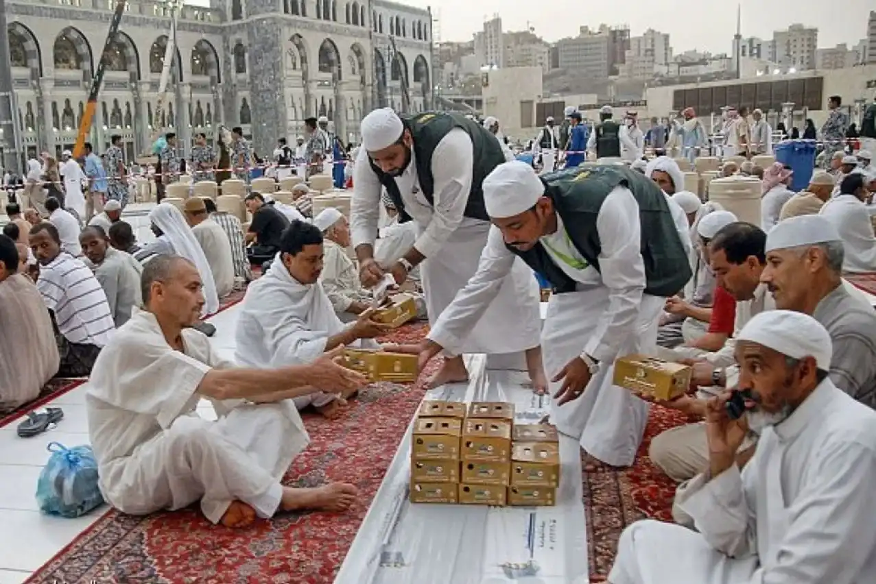 تسجيل الاعتكاف في المسجد الحرام 2025-1446″ العشر الأواخر” لزوار الحرمين خلال شهر رمضان المبارك