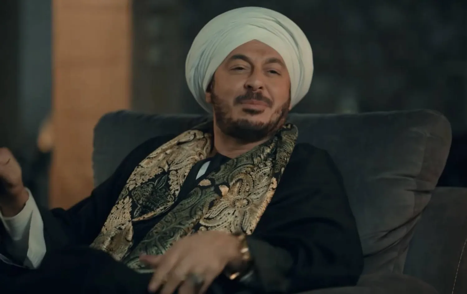 مسلسل حكيم باشا مصطفى شعبان وأحداث مثيرة الحلقة الرابعة .. صدمة النسب تقلب الأحداث رأسًا على عقب
