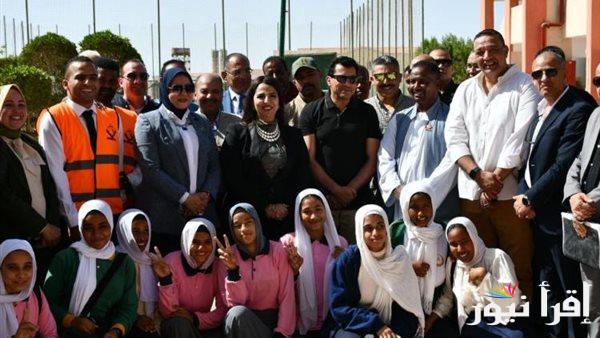 وزير الشباب يزور مدرسة سعد أبو ريده في شلاتين لمتابعة القوافل التعليمية والتنويرية