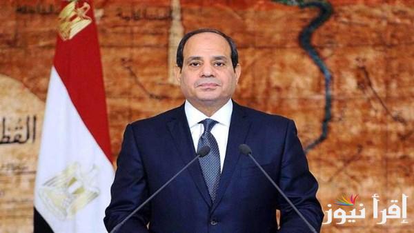 الرئيس السيسي يضع باقة من الزهور على نصب شهداء القوات المسلحة