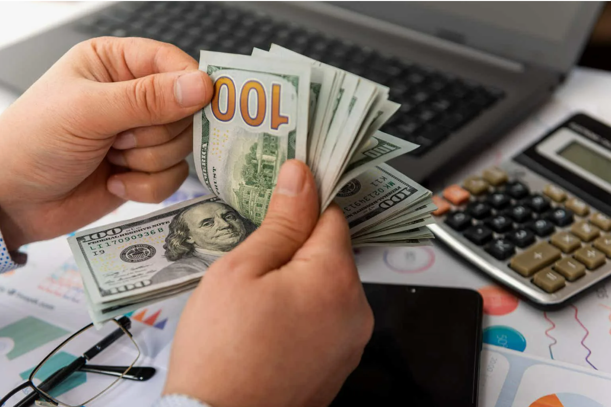 تحريك سعر الدولار مقابل الجنية المصري اليوم السبت 10-5-2025 في البنوك والسوق الموازية